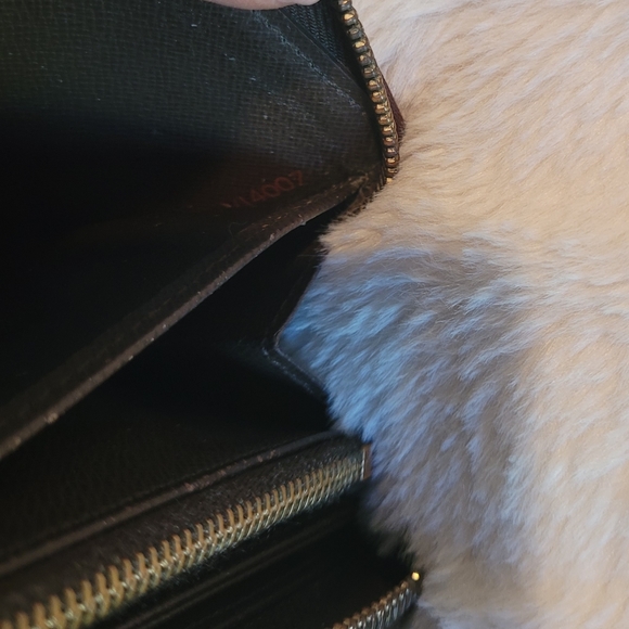 Authentic Vintage Louis Vuitton Damier Long Zipper Wallet - Picture 8 of 8